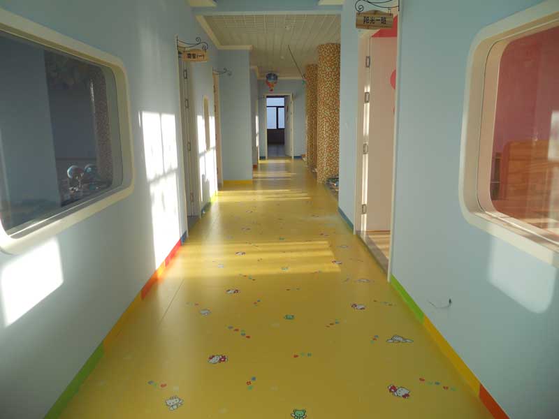 幼兒園塑膠地板有哪些優(yōu)點(diǎn)？